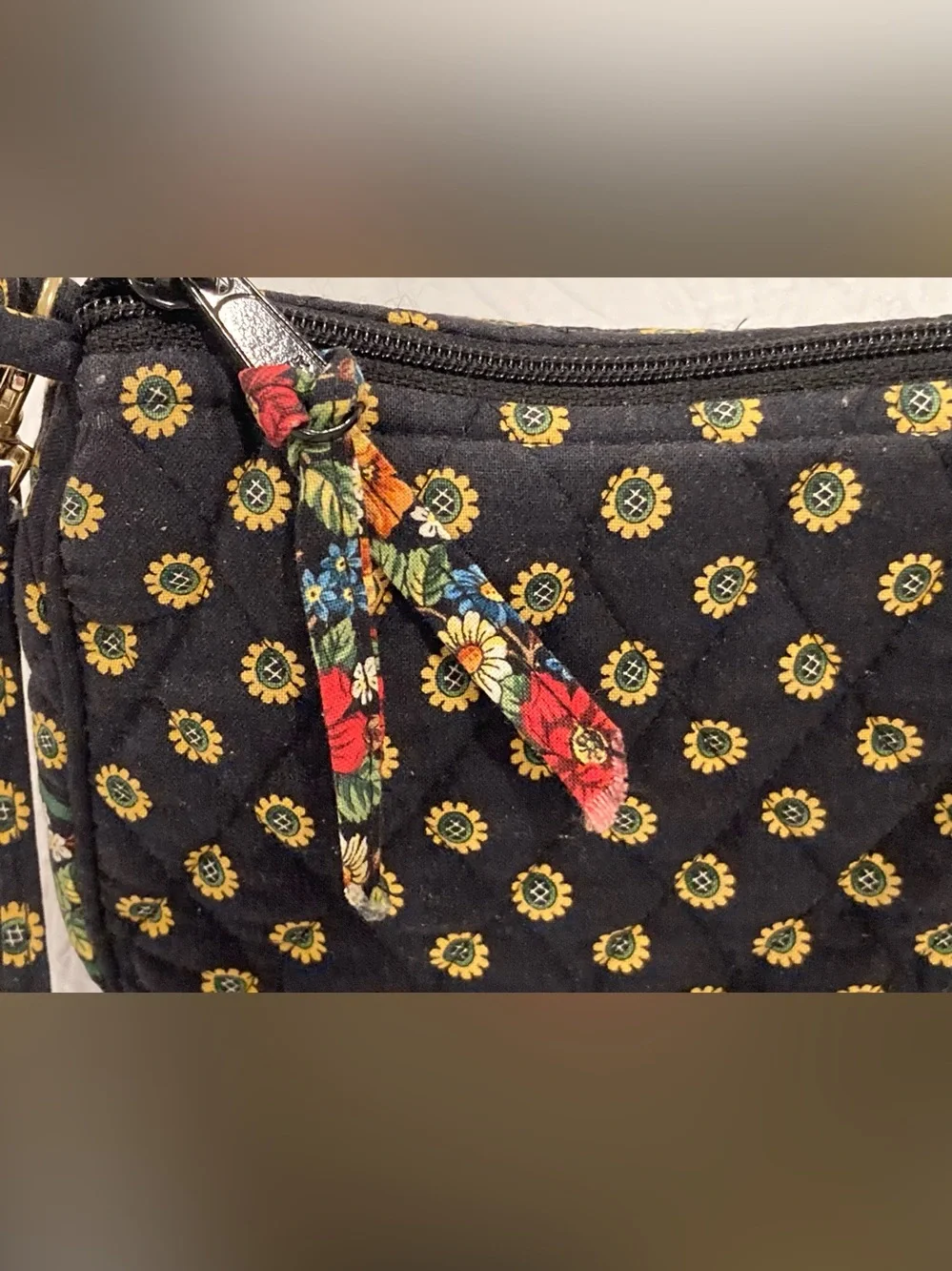 Vera Bradley Amy Sunflower Small Crossbody ShoulderBag Dimensions 9”x6